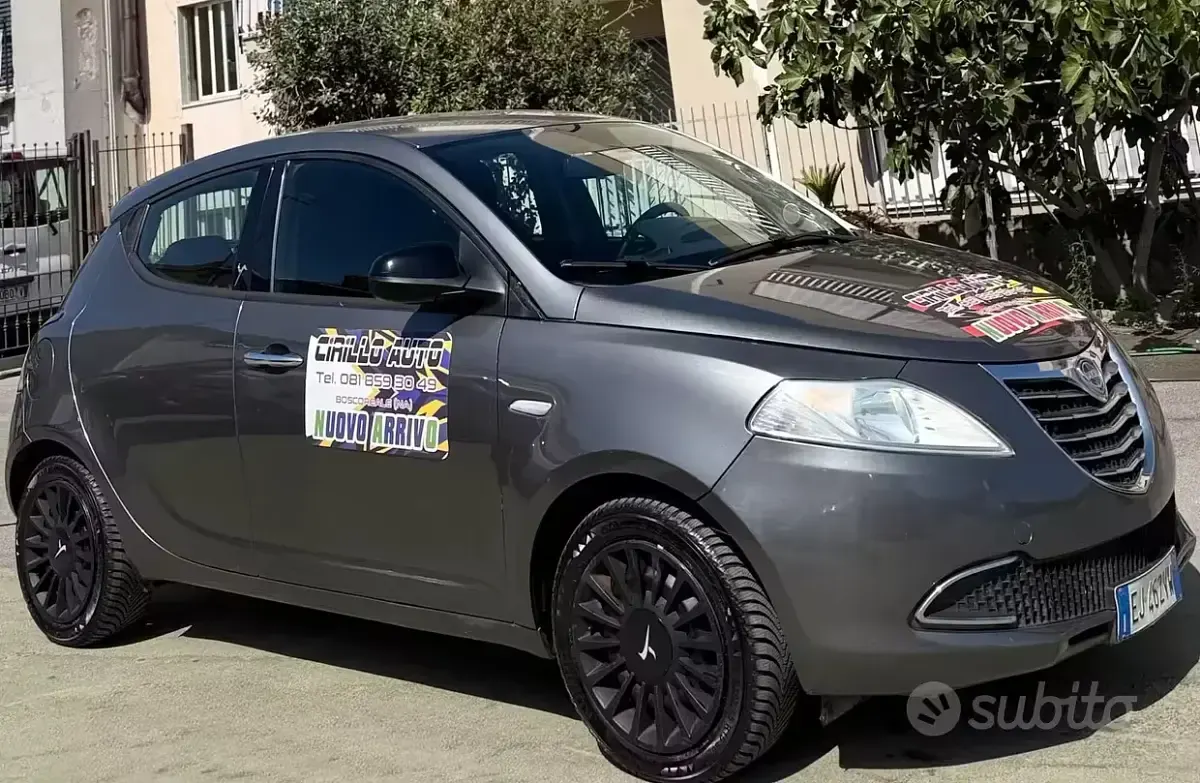 Usata Lancia Ypsilon 69 CV (50 kW) 2011 Grigio Utilitaria