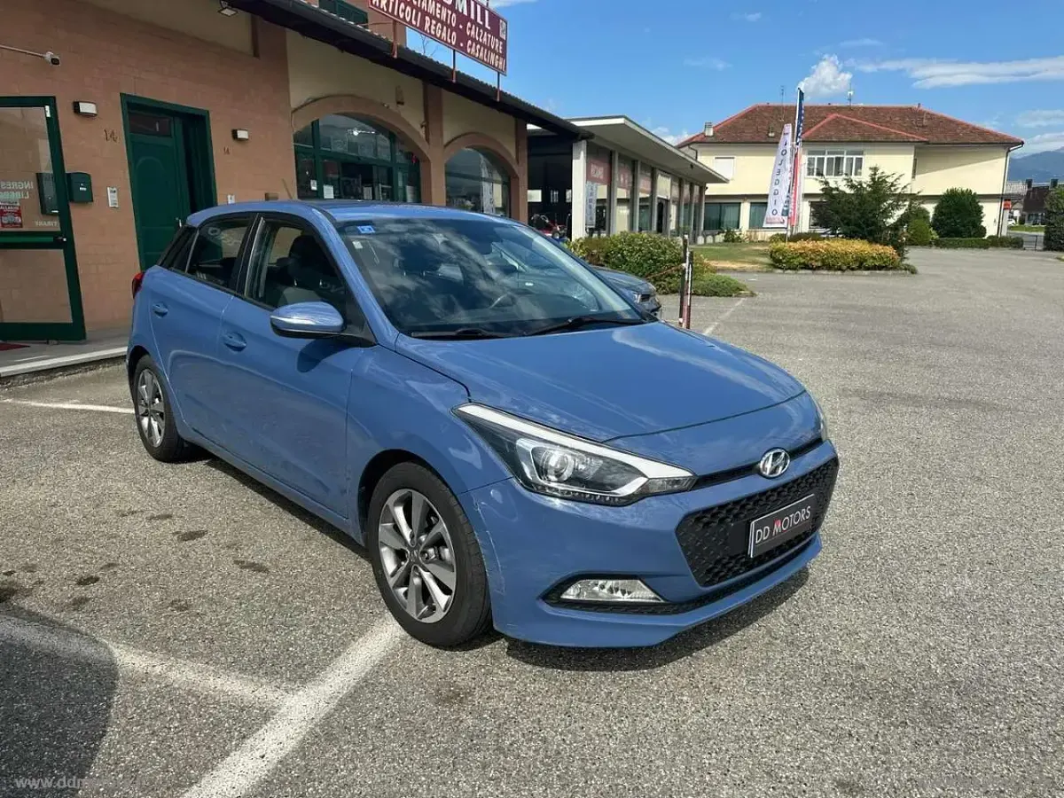 Usata Hyundai i20 Comfort 83 CV (61 kW) 2018 Blu/azzurro Berlina