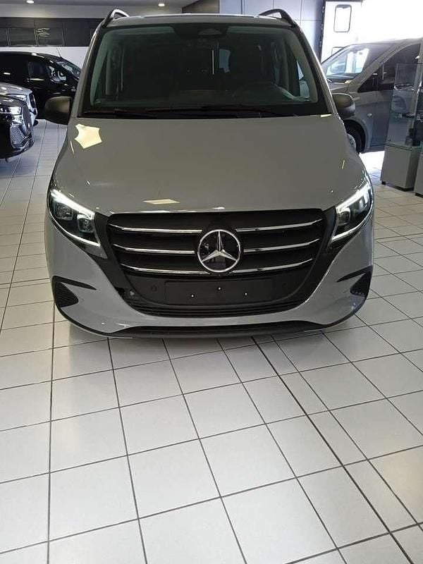 Nuova Mercedes Vito 190 CV (139 kW) 2026 Grigio alpino Furgone