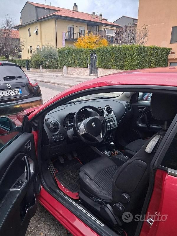 Usata Alfa Romeo MiTo Distinctive 120 CV (88 kW) 2011 Rosso Utilitaria