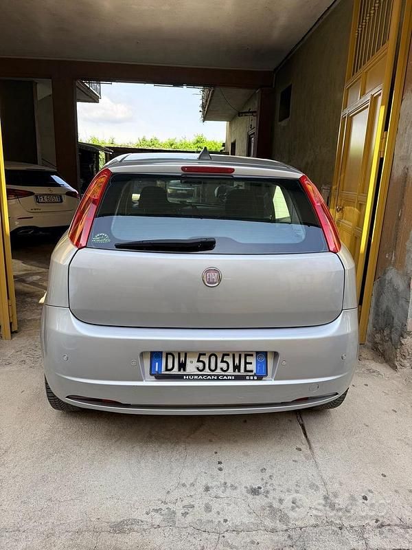 Usata Fiat Grande Punto 65 CV (47 kW) 2009 Grigio Utilitaria