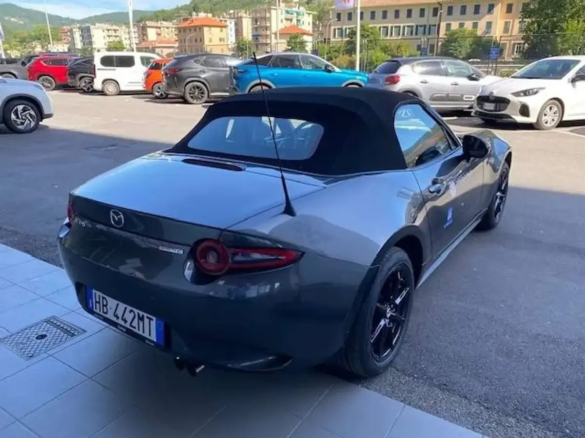Nuova Mazda MX5 Prime-Line 132 CV (97 kW) 2025 Machine gray Cabrio