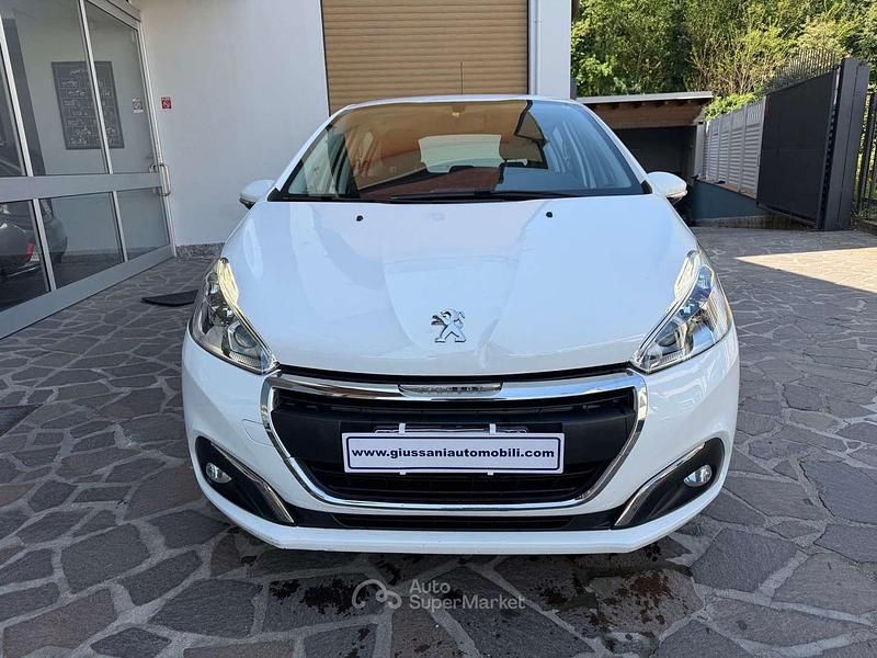 Usata Peugeot 208 Active 82 CV (60 kW) 2017 Bianco Utilitaria
