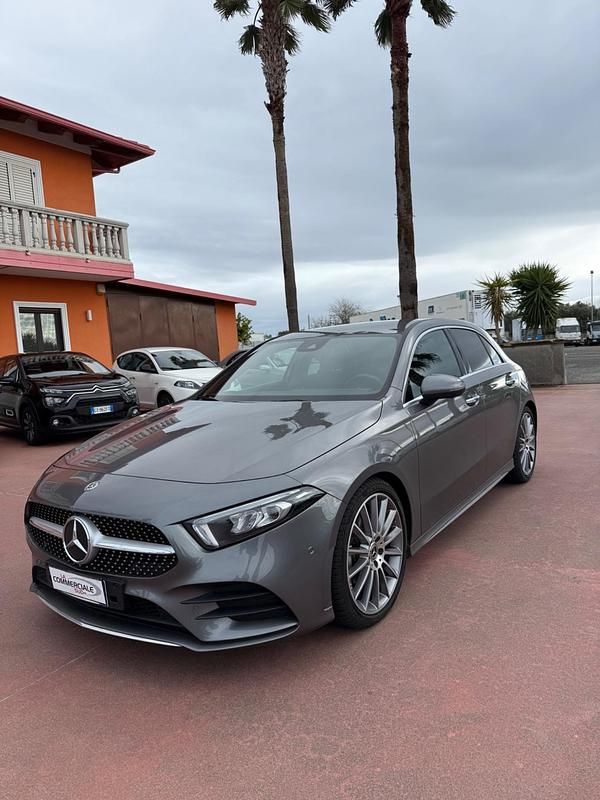 Usata Mercedes A180 AMG Line Premium 149 CV (109 kW) 2023 Grigio Berlina