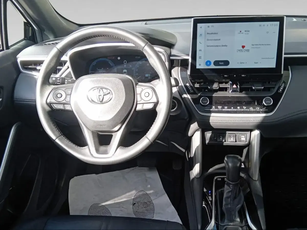 Usata Toyota Corolla Cross Lounge 197 CV (144 kW) 2023 Nero SUV