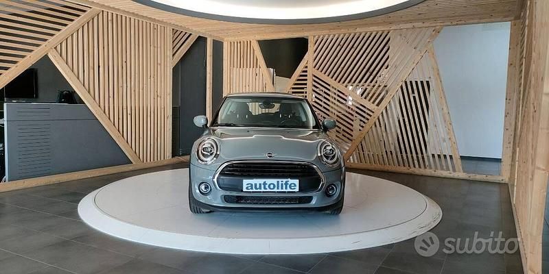 Usata Mini ONE 75 CV (55 kW) 2020 Grigio Utilitaria