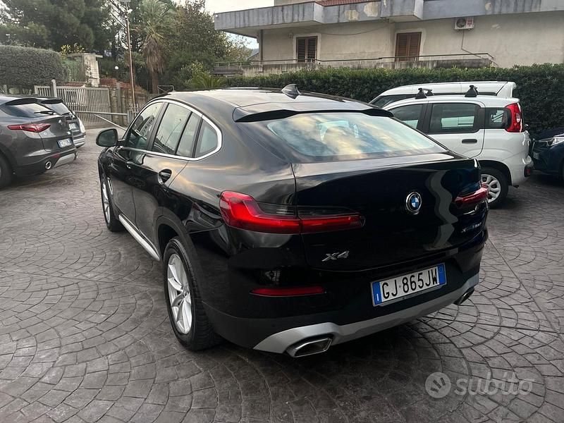 Usata BMW X4 Advantage 190 CV (139 kW) 2022 Nero SUV