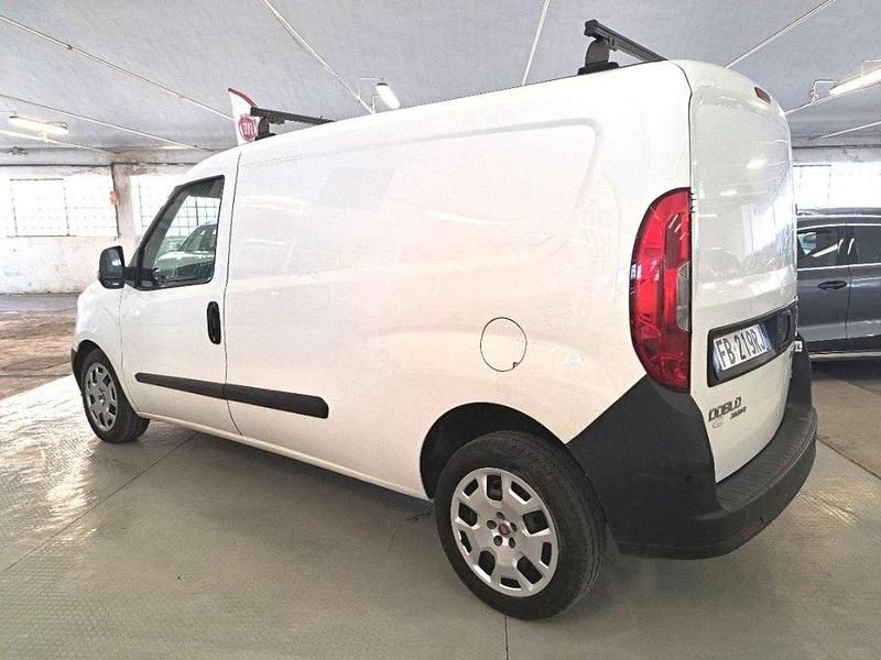Usata Fiat Doblò 90 CV (66 kW) 2015 Bianco Monovolume