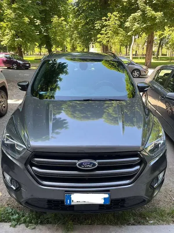 Usata Ford Kuga ST-Line 120 CV (88 kW) 2019 Grigio SUV