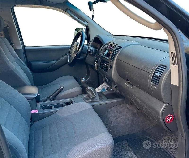 Usata Nissan Navara XE 174 CV (127 kW) 2006 Nero Pick-up