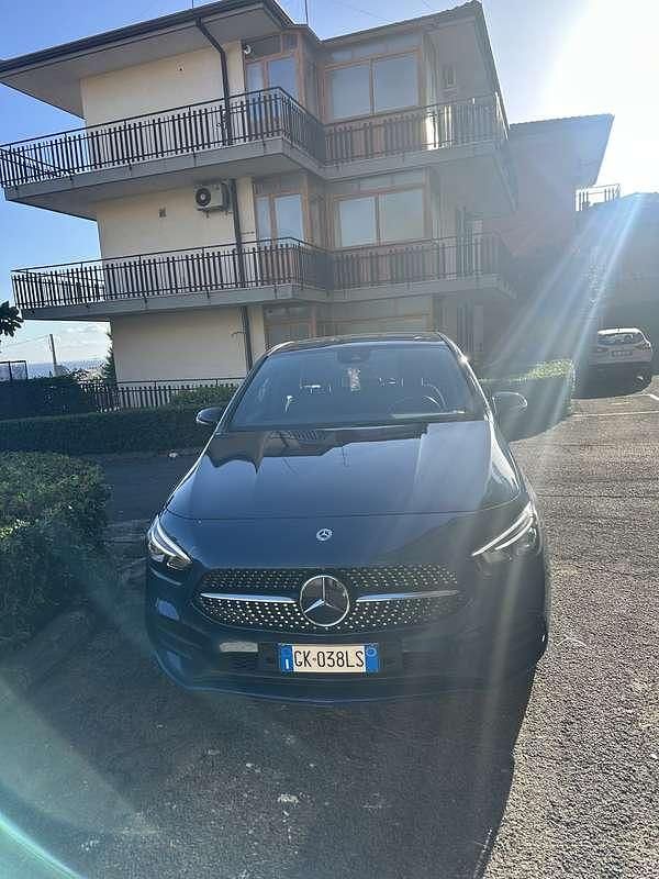 Usata Mercedes B250e Premium 160 CV (117 kW) 2022 Monovolume
