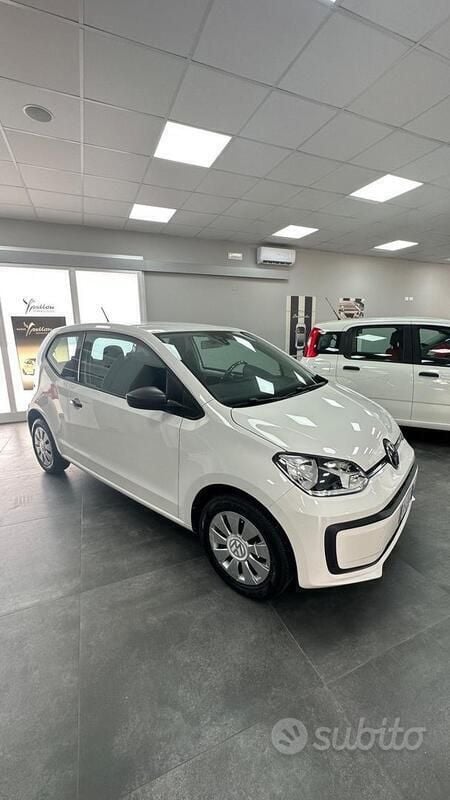 Bianco Usata 2019 VW up! move up! Due volumi | 7900 € (Ottimo prezzo) - Immagine 1/2