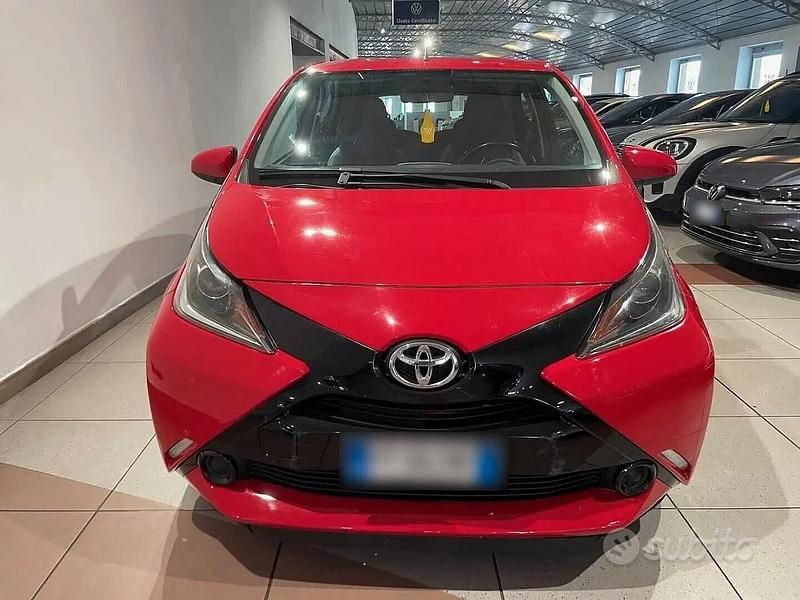 Usata Toyota Aygo Cool 69 CV (50 kW) 2016 Rosso Utilitaria