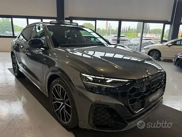 Usata Audi Q8 S-Line 286 CV (210 kW) 2025 Grigio SUV