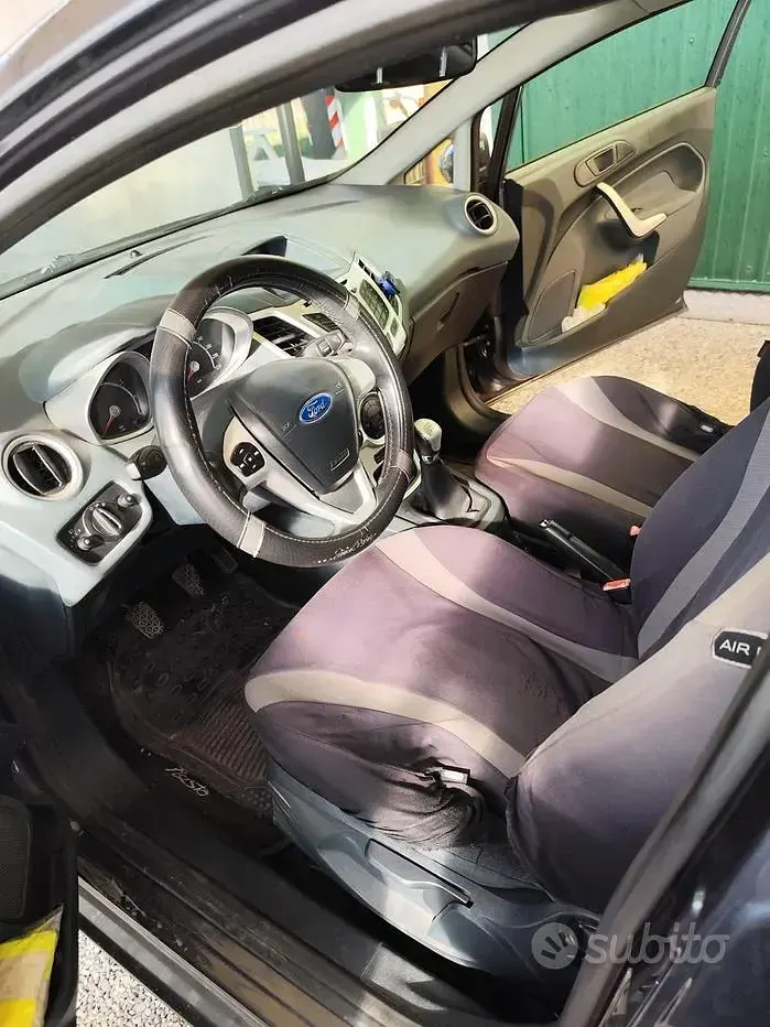 Usata Ford Fiesta Titanium 97 CV (71 kW) 2010 Nero Berlina