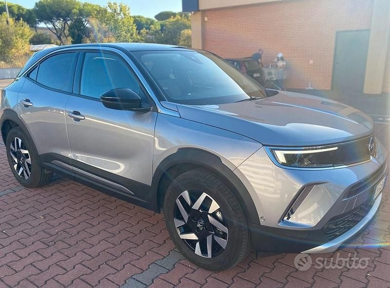 Argento Usata 2022 Opel Mokka Elegance SUV | 17.500 € (Buon prezzo) - Immagine 1/4