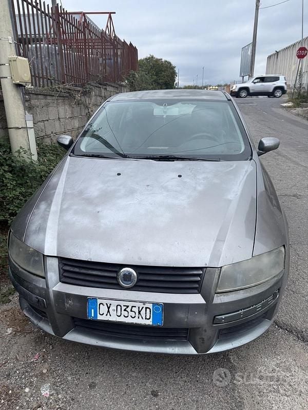 Usata Fiat Stilo 100 CV (73 kW) 2005 Grigio Berlina