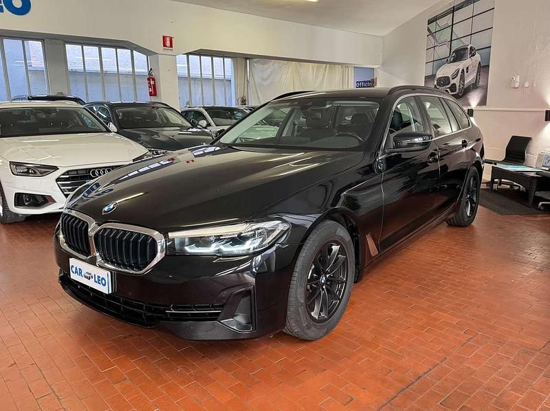 Nero Usata 2022 BMW 520 Station wagon | 26.400 € (Super prezzo) - Immagine 1/4