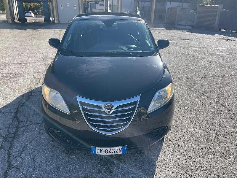 Usata Lancia Ypsilon 69 CV (50 kW) 2013 Utilitaria