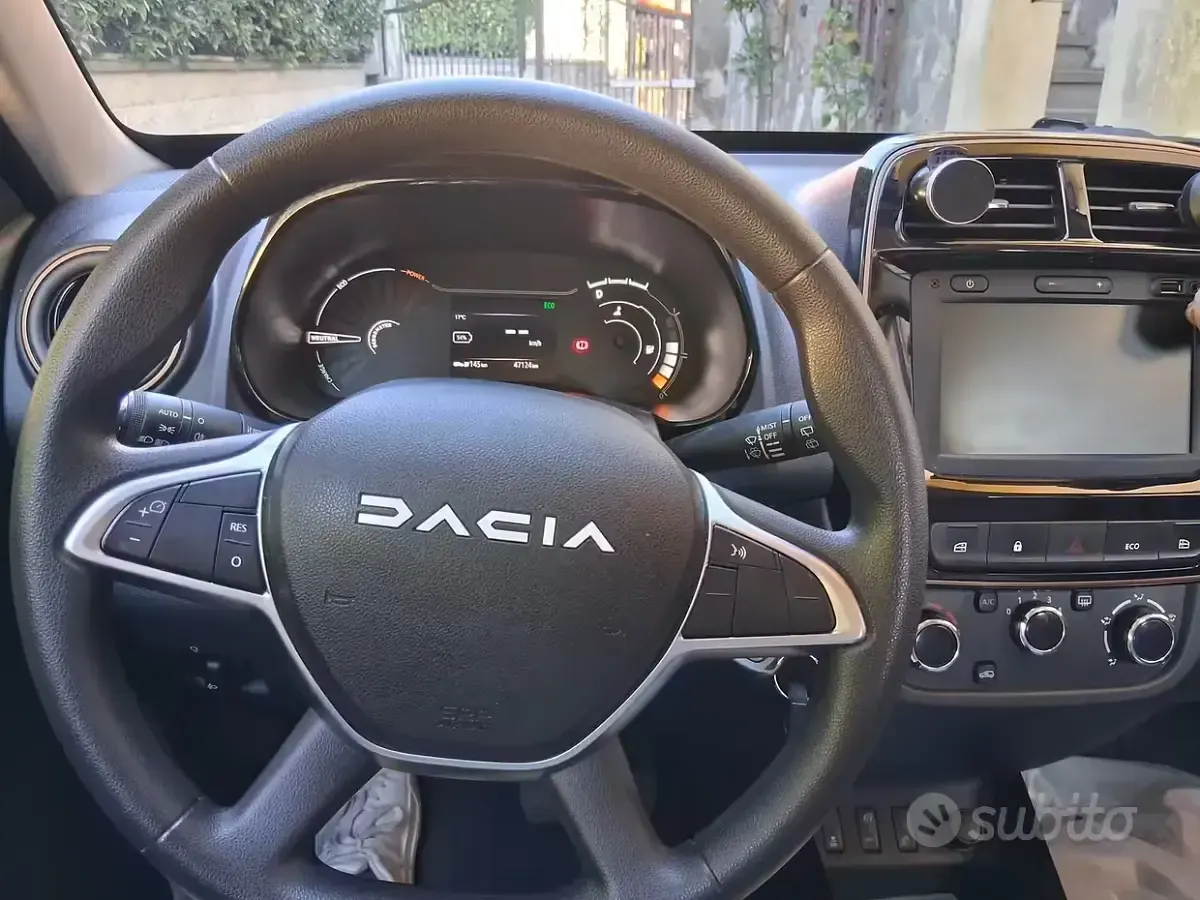Usata Dacia Spring 19 kW (26 CV) 2024 Verde Utilitaria