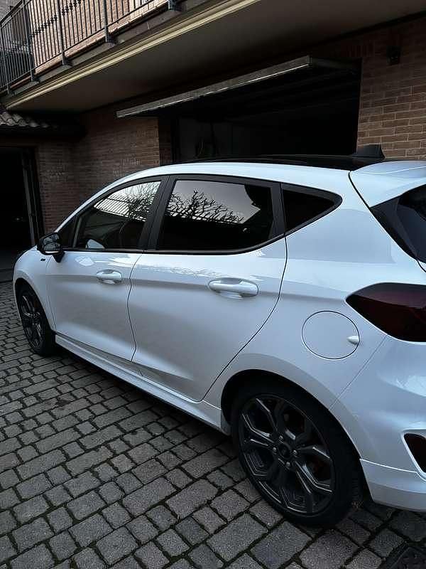 Usata Ford Fiesta ST-Line 86 CV (63 kW) 2018 Bianco Utilitaria