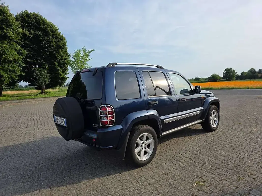 Usata Jeep Cherokee Limited 163 CV (119 kW) 2006 Blu/azzurro SUV