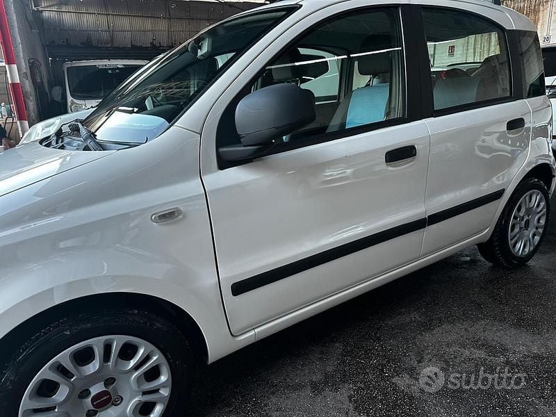 Usata Fiat Panda 69 CV (50 kW) 2012 Bianco Utilitaria