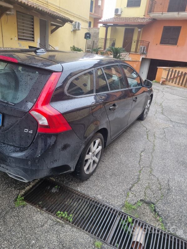 Usata Volvo V60 Business Edition 190 CV (139 kW) 2015 Nero Station wagon