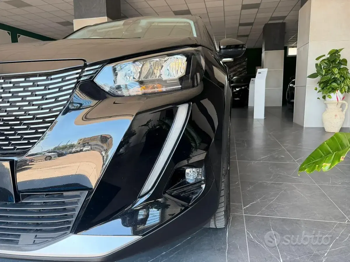 Usata Peugeot 2008 Allure 131 CV (96 kW) 2021 Nero SUV