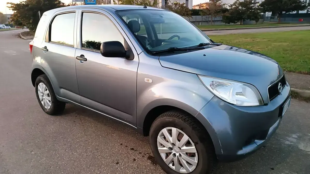 Usata Daihatsu Terios 86 CV (63 kW) 2006 Grigio SUV
