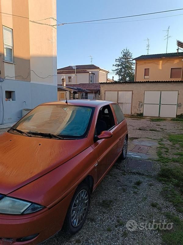 Usata Lancia Ypsilon 2002 Rosso Utilitaria