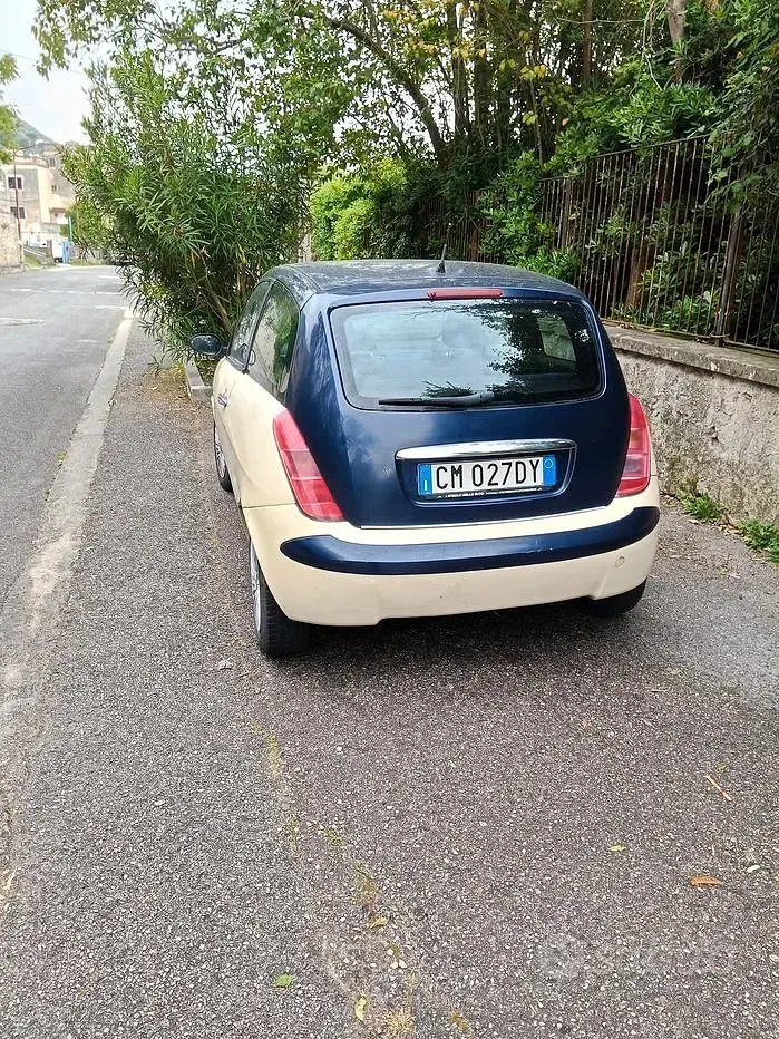 Usata Lancia Ypsilon 80 CV (58 kW) 2005 Bianco Utilitaria