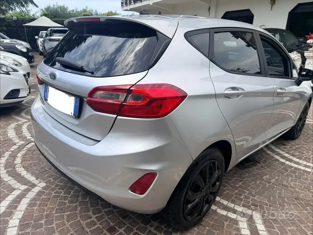 Usata Ford Fiesta Titanium 85 CV (62 kW) 2019 Argento Utilitaria