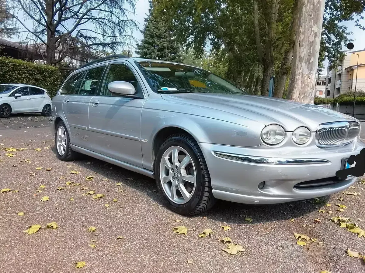 Usata Jaguar X-type Executive 196 CV (144 kW) 2005 Argento Station wagon