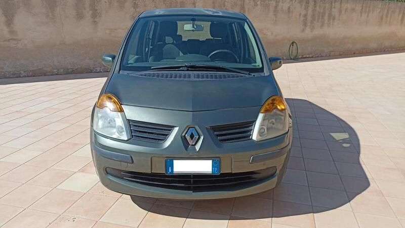 Usata Renault Modus Authentique 68 CV (50 kW) 2006 Grigio Monovolume