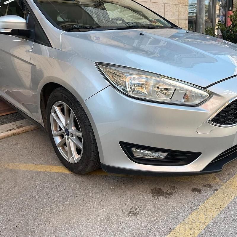 Begagnad Ford Focus Business Edition 120 HK (88 kW) 2015 Grå Sedan