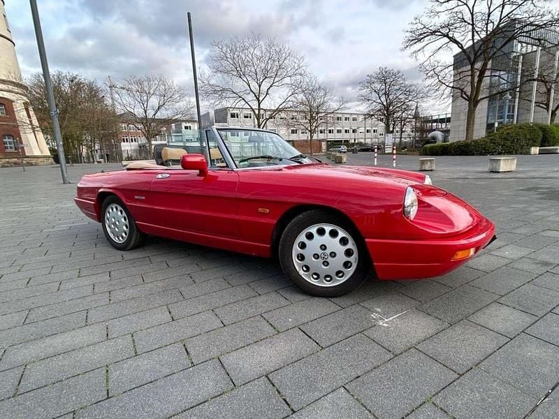Usata Alfa Romeo Spider 128 CV (94 kW) 1991 Rosso Cabrio