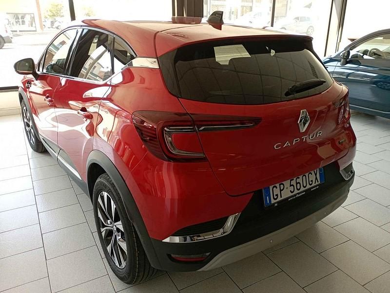 Usata Renault Captur Techno 94 CV (69 kW) 2023 Rosso SUV