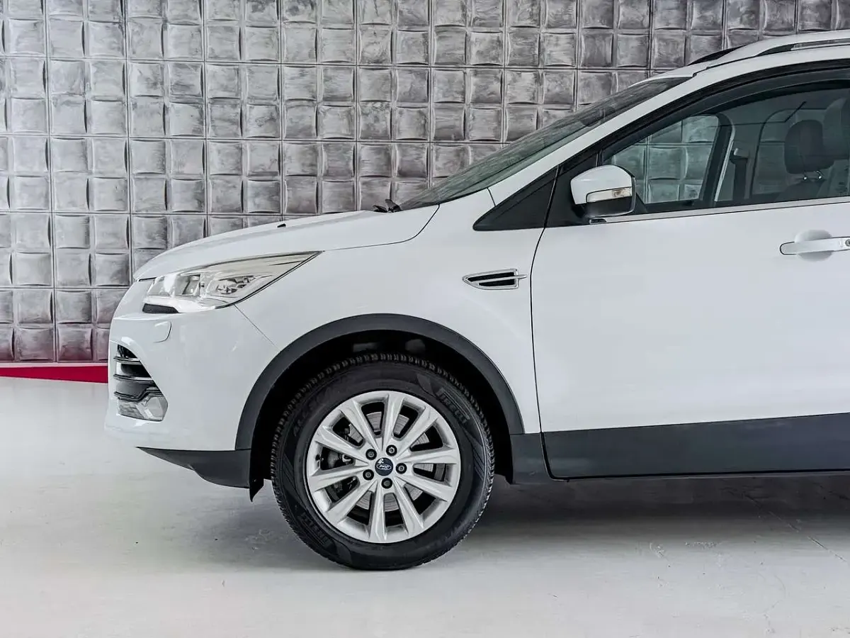Usata Ford Kuga Titanium 150 CV (110 kW) 2015 Bianco SUV