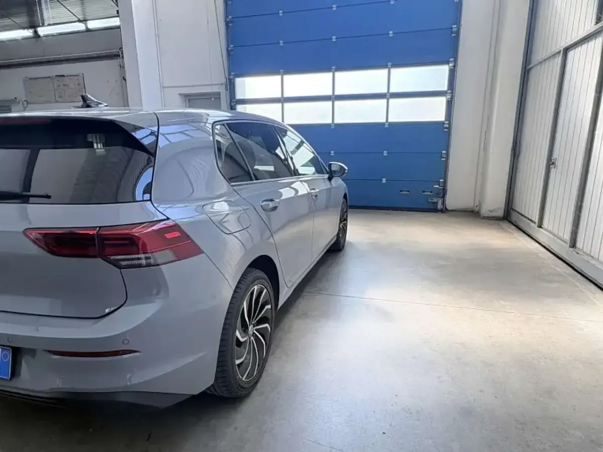 Usata VW Golf VIII Style 131 CV (96 kW) 2022 Grigio Berlina
