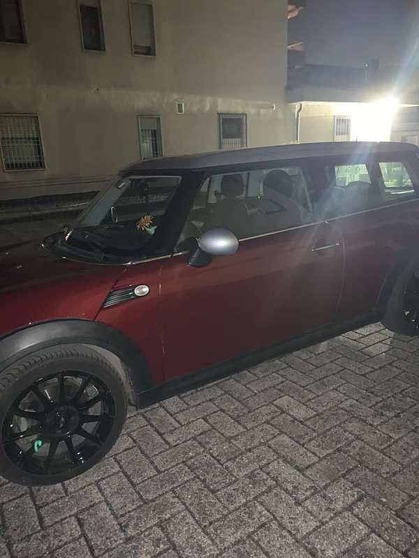 Rosso Usata 2007 Mini Cooper D Clubman Station wagon | 5000 € (Buon prezzo) - Immagine 1/3