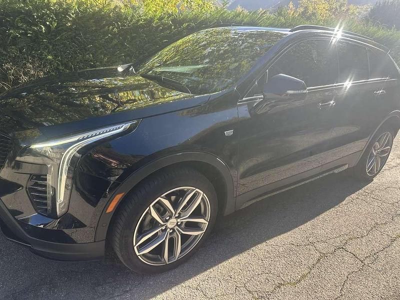 Nero Usata 2023 Cadillac XT4 SUV | 32.600 € (Super prezzo) - Immagine 1/4
