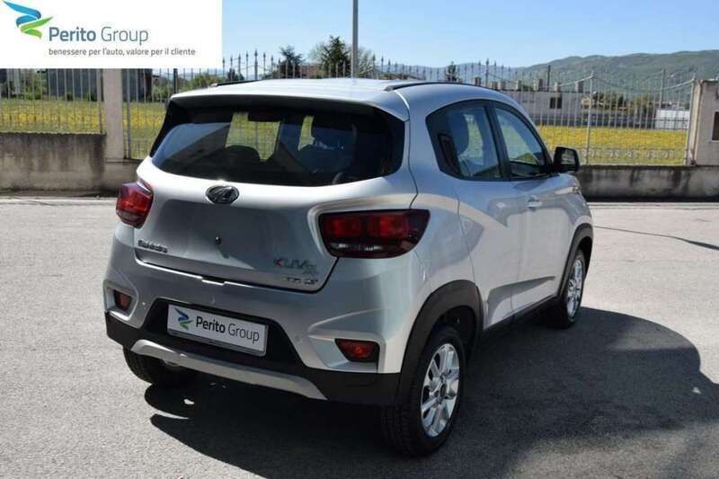Usata Mahindra KUV100 83 CV (61 kW) 2019 Argento SUV