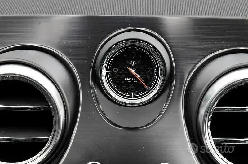Usata Bentley Bentayga 608 CV (447 kW) 2016 Nero SUV