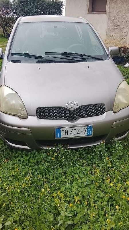 Usata Toyota Yaris 75 CV (55 kW) 2003 Berlina