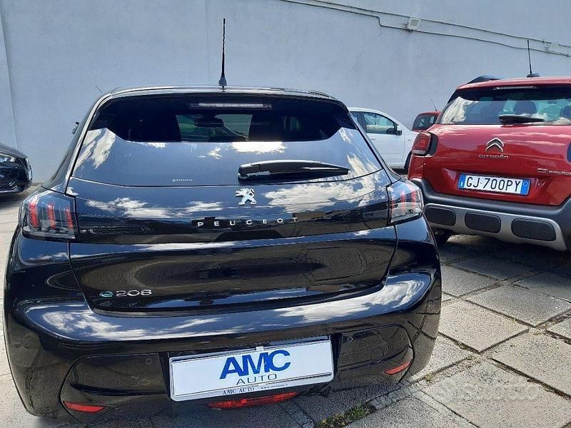 Usata Peugeot 208 GT 100 kW (136 CV) 2021 Nero Utilitaria