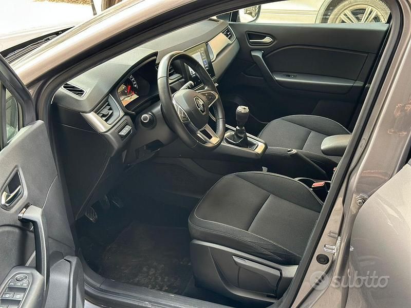Usata Renault Captur Intens 95 CV (69 kW) 2021 Grigio SUV
