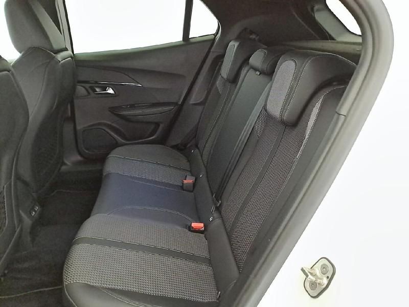 Usata Peugeot e-2008 GT-line 100 kW (136 CV) 2020 Bianco SUV