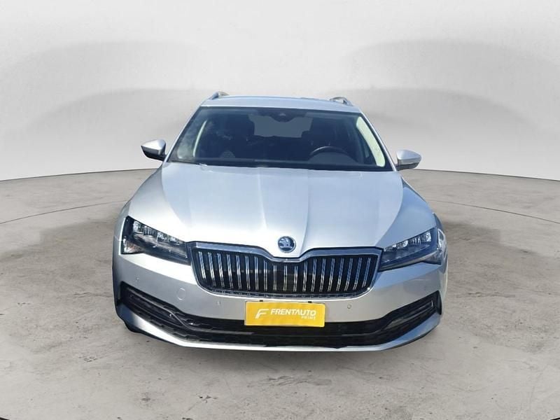 Begagnad Skoda Superb Executive 150 HK (110 kW) 2023 Silver Kombi