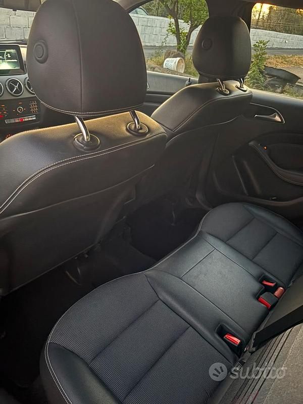 Usata Mercedes B200 2015 Marrone Monovolume